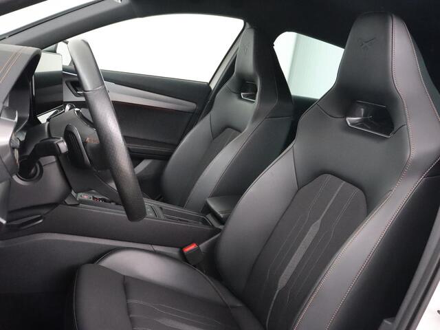 Cupra Formentor 1.4 eHybrid VZ | 245pk | Stoelverwarming | 360 Camera | Adaptive cruise | Carplay | Navigatie | Sfeerverlichting | Keyless | Sportstoelen | Memory | PHEV | Plug In