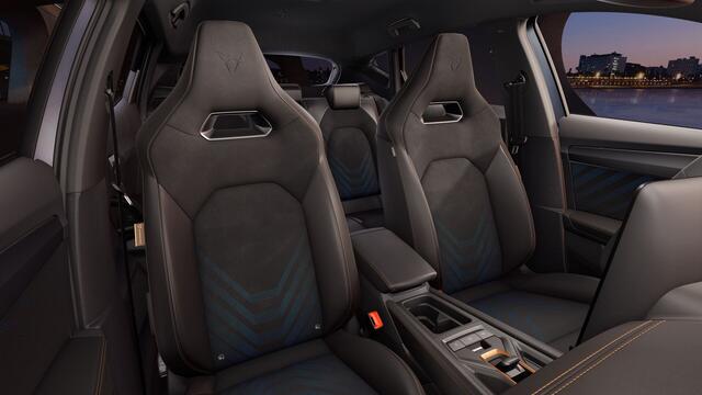 Cupra Formentor 1.5 TSI e-Hybrid 204 6DSG Business | Achteruitrijcamera | Digitaal instrumentenpaneel (Virtual Cockpit) | Draadloze Apple CarPlay(TM), Android Auto(TM)