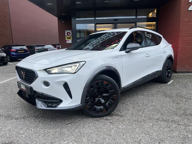 Cupra Formentor 1.4 e-Hybrid Business // ADAPT. CRUISE // DODEHOEK // CAMERA // CLIMA // FULL LED // KEYLESS // SFEERVERLICHTING //