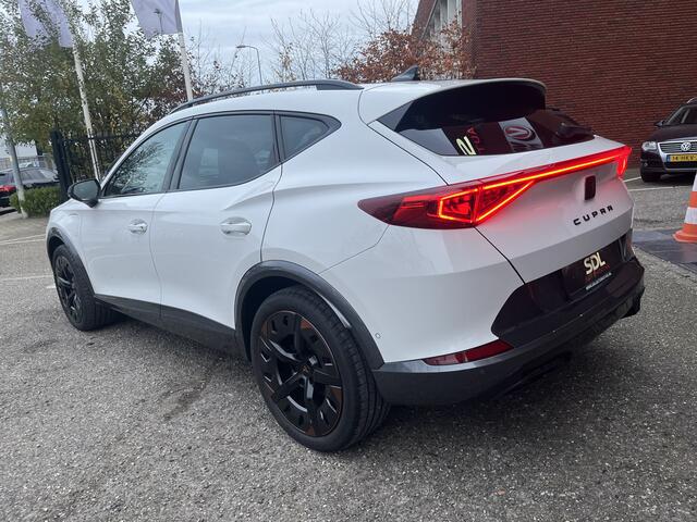 Cupra Formentor 1.4 e-Hybrid Business // ADAPT. CRUISE // DODEHOEK // CAMERA // CLIMA // FULL LED // KEYLESS // SFEERVERLICHTING //