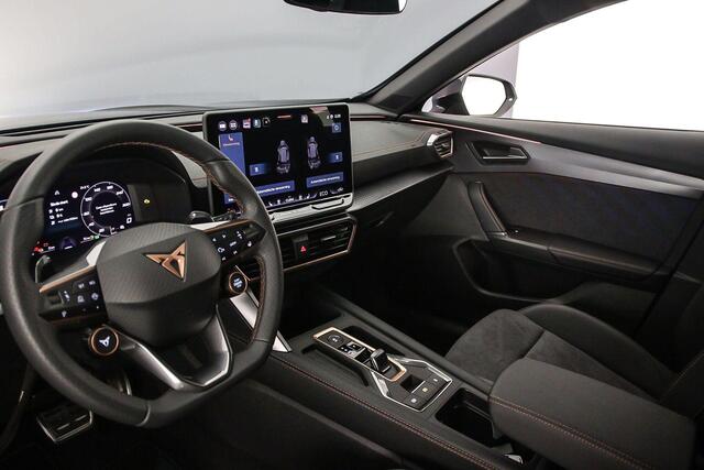 Cupra Formentor VZ Performance 1.5 TSI e-Hybrid 272pk DSG Automaat Trekhaak, Adaptive cruise control, Elektrische achterklep, Achteruitrijcamera, Stuurwiel verwarmd, LED koplampen