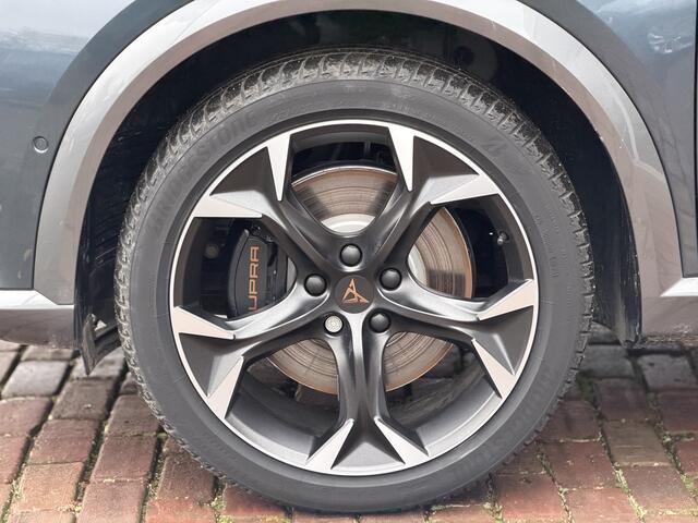 Cupra Formentor 1.4 e-Hybrid VZ Performance | elk stoelen | Trekhaak | Pano | Keyless