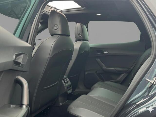 Cupra Formentor 1.5 TSI e-Hybrid Business 204PK | Nw model | Panorama dak | 360 graden camera | Blindspot | Stuurwiel verwarming |