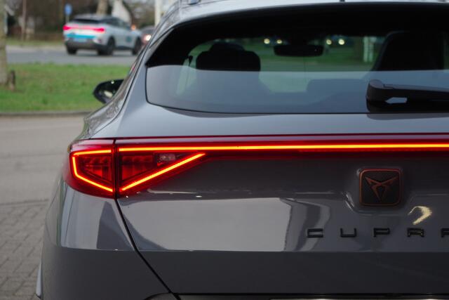 Cupra Formentor 1.4 e-Hybrid VZ 245 PK Copper Edition, Panoramadak, Stuur-Startknop, Memory, Winterpakket