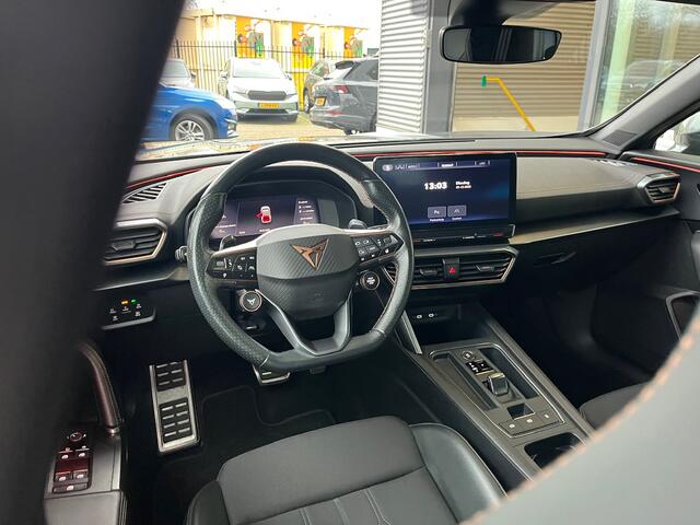 Cupra Formentor 1.4 e-Hybrid 245pk DSG Performance / Supersport Stuur / LED / Elek. Zwenkbare Trekhaak / Elek Achterklep Met Virtual Pedal / Camera / Stuur & Stoelverwarming / 19" LMV