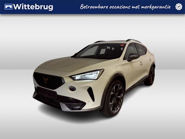 Cupra Formentor 1.4 e-Hybrid VZ Performance / AUTOMAAT/ PANO/ 245 PK/ ELEK.KLEP/ STUUR+STOEL VERWARM./ KEYLESS/ PARK.SENSOR.V+A/ CAMERA/ MEMORY SEAT/ DODE HOEK/ FULL LINK/ ACC/ NAVI/ CLIMA/ DAB/ RIJ-MODI/ LED/ ISOFIX