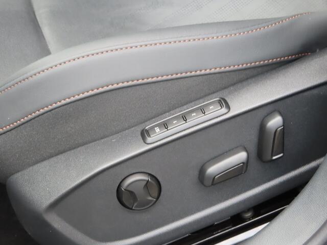 Cupra Formentor 1.5 TSI e-Hybrid Business | pano dak | elektrische verstelbare stoel | schaalstoelen