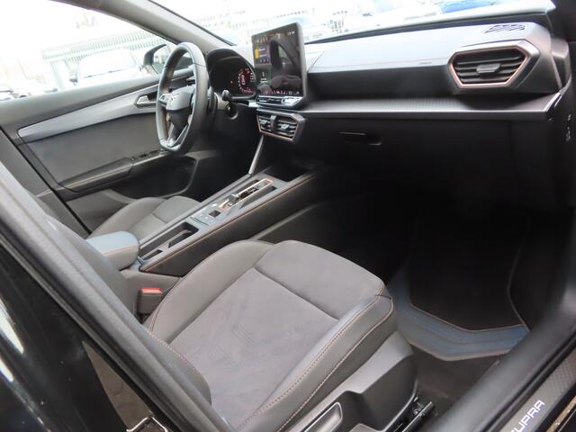 Cupra Formentor 1.5 TSI e-Hybrid Business | pano dak | elektrische verstelbare stoel | schaalstoelen