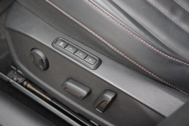 Cupra Formentor 1.4 e-Hybrid VZ 245 PK Performance, Panoramadak, Leder, Winterpakket, Sfeerverlichting