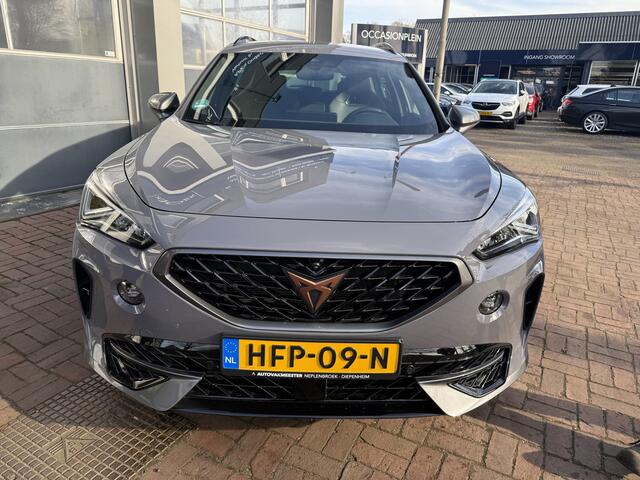 Cupra Formentor 1.4 e-Hybrid Performance VZ 245 PK f1 stuur Bj 2022 Km 59.000 Nap 1e eigen