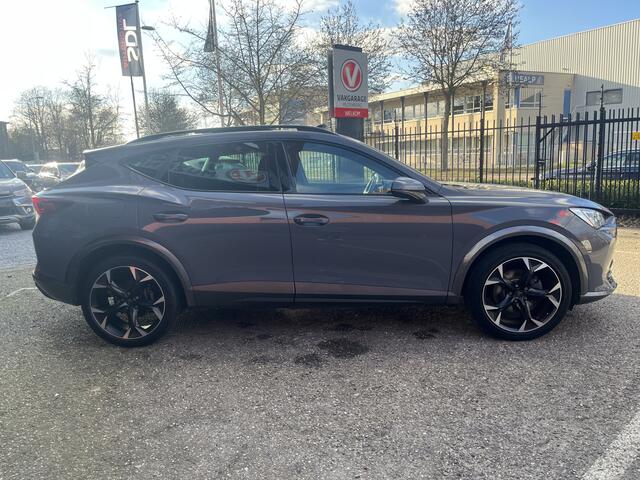 Cupra Formentor 1.4 e-Hybrid VZ Performance 245PK!! // SCHUIF-KANTELDAK // DODEHOEK // ADAPT. CRUISE // CAMERA+SENSOREN // ELEK. KLEP // NAVI+CARPLAY //