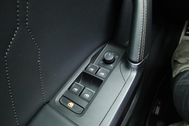 Cupra Formentor 1.4 e-Hybrid VZ 245pk | Adapt. Cruise | Camera | Apple CarPlay | Keyless | Navi | 19'' | LED | SOH 96% |