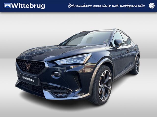 Cupra Formentor 1.4 e-Hybrid 245pk Performance DSG Automaat Panoramadak / Navigatie / 360 Camera / Virtual Cockpit / Trekhaak / Parkeersensoren achter & voor en automatische inparkeerhulp