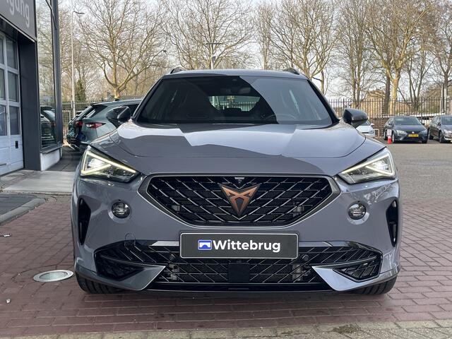 Cupra Formentor 1.4 e-Hybrid VZ Black Edition / Panorama dak / Leder / Zwenkbare trekhaak / Memory / 360 Camera / 19 Inch