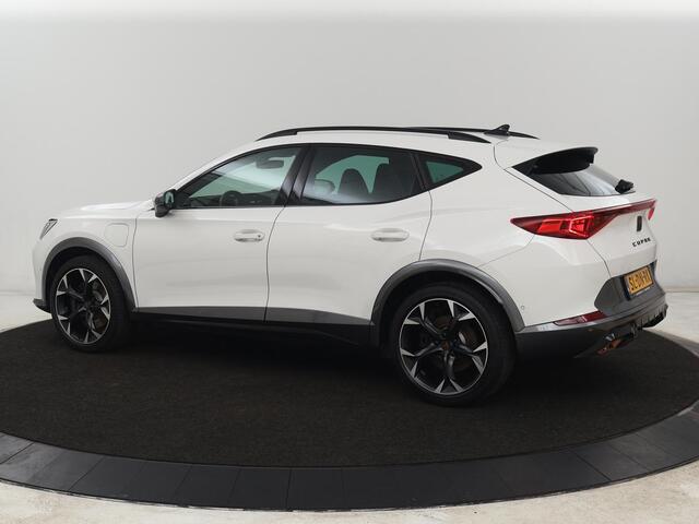 Cupra Formentor 1.4 e-Hybrid VZ | 245pk | Adaptive cruise Panoramdak | Virtual Cockpit | PHEV | Camera | Sportstoelen | Carplay | Matrix LED | Stuurwielverwarming