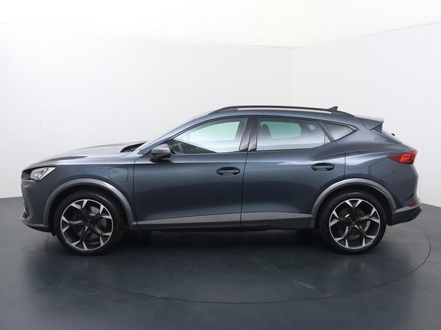 Cupra Formentor 1.4 e-Hybrid VZ Performance | 245 PK | SoH 89% | Trekhaak wegklapbaar | 360 graden camera top view | Navigatiesysteem | Dodehoek detectie | 19" LM velgen |