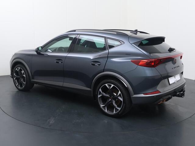 Cupra Formentor 1.4 e-Hybrid VZ Performance | 245 PK | SoH 89% | Trekhaak wegklapbaar | 360 graden camera top view | Navigatiesysteem | Dodehoek detectie | 19" LM velgen |