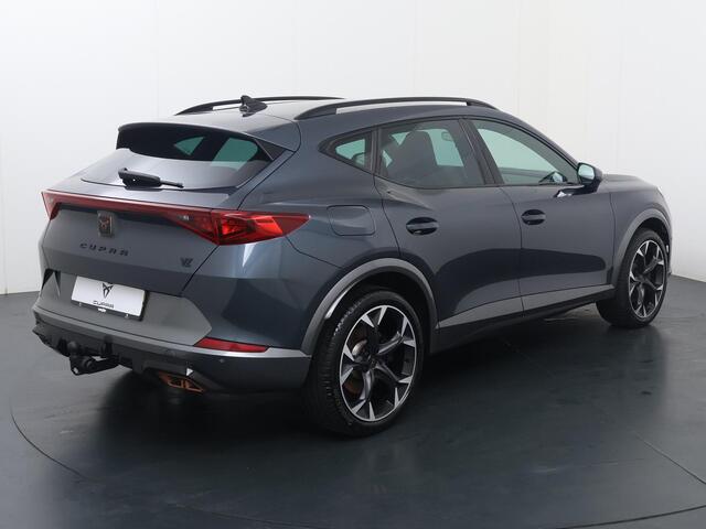 Cupra Formentor 1.4 e-Hybrid VZ Performance | 245 PK | SoH 89% | Trekhaak wegklapbaar | 360 graden camera top view | Navigatiesysteem | Dodehoek detectie | 19" LM velgen |