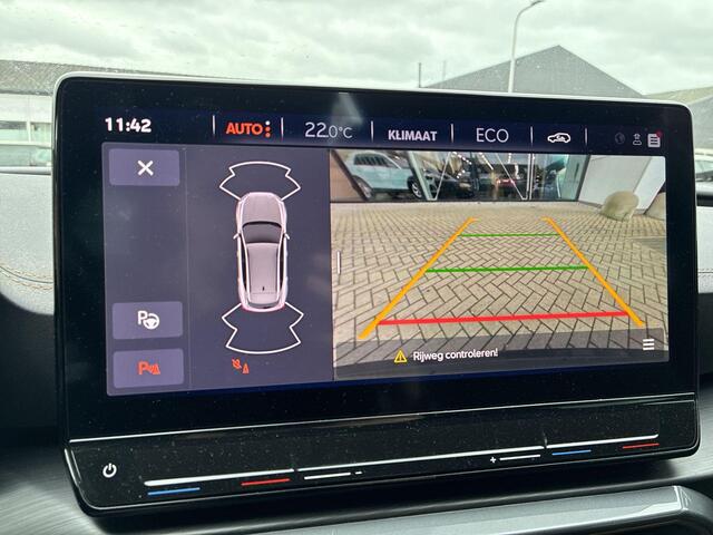 Cupra Formentor 1.4 TSI 204pk DSG e-Hybrid Essential Limited · Panoramadak · Camera · Apple/Android Car Play · Stuurwielverwarming · Keyless · Sfeerverlichting ·