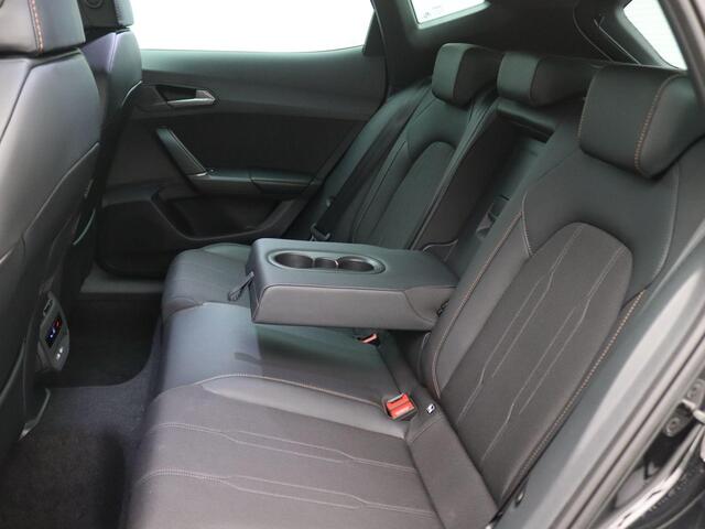 Cupra Formentor 1.5 TSI e-Hybrid Business 204PK DSG Pano-Schuifdak, Trekhaak, 18" LM Velgen, 360gr. Camera, Elektr. Achterklep, Keyless, Side Assist