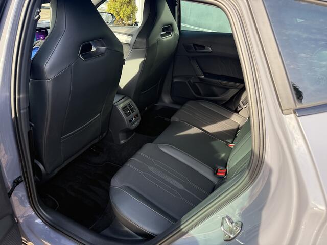 Cupra Formentor 1.4 e-Hybrid Performance VZ 245 PK f1 stuur Bj 2022 Km 59.000 Nap 1e eigen