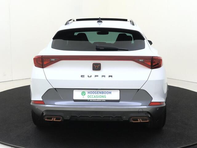 Cupra Formentor 1.4 e-Hybrid Performance | Panoramadak | 360 camera | CUPRA mode | Parkeerassistent | Keyless | Dodehoek detectie | Adaptieve cruise control | Stoel- en stuurwielverwarming |