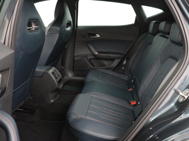 Cupra Formentor 1.4 eHybrid VZ | 245pk | Leder | Stoelverwarming | 360 Camera | Carplay | Sfeerverlichting | Navigatie | Adaptive cruise | Memory | Keyless | Full LED | PHEV | Plug In