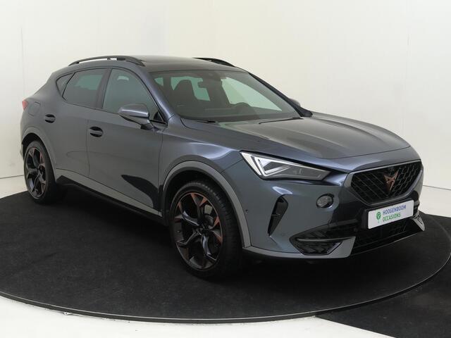 Cupra Formentor 1.4 e-Hybrid VZ Performance | SoH 98% | Panoramadak | 360 camera | Parkeerassistent | Dodehoek detectie | Navigatie | Stoel- en stuurwielverwarming | Adaptieve cruise control | Keyless |