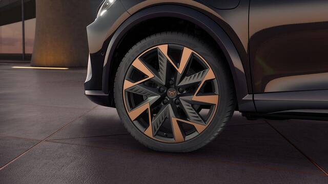 Cupra Formentor 1.5 TSI e-Hybrid 204 6DSG Business | Achteruitrijcamera | Digitaal instrumentenpaneel (Virtual Cockpit) | Draadloze Apple CarPlay(TM), Android Auto(TM)