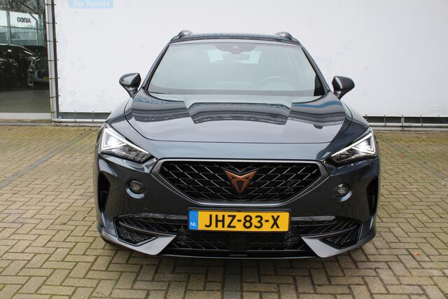 Cupra Formentor 1.4 TSI e-Hybrid Essential | Incl. 12 maanden Garantie | Panorama dak | Achteruitrijcamera | Adaptive cruise | Apple CarPlay/Android Auto | Stuurverwarming | Keyless entry/start | Draadloze telefoonlader |