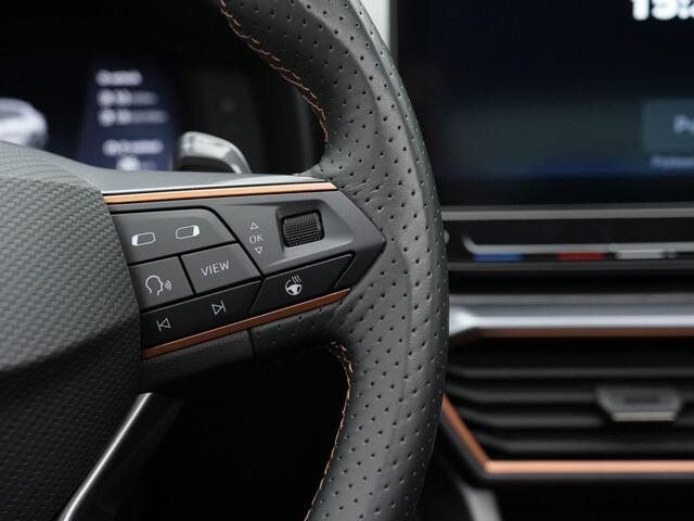 Cupra Formentor 1.4 e-Hybrid 204 pk | Panoramadak | Matrix LED | Achteruitrijcamera | Navigatie | Adaptive Cruise