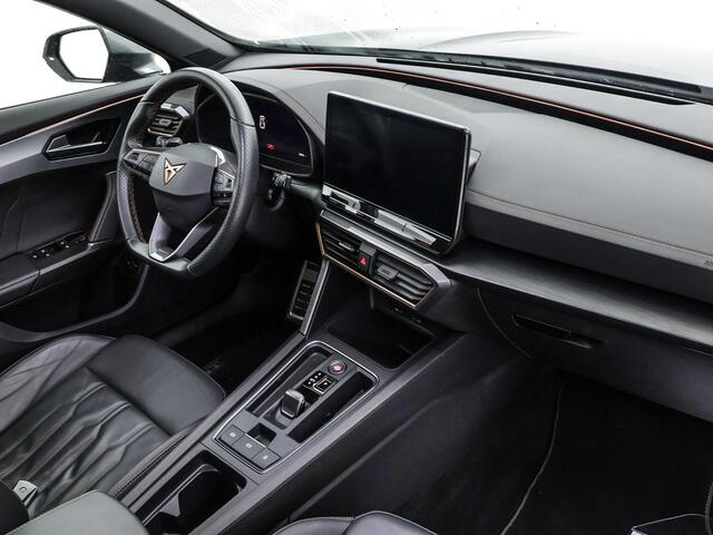 Cupra Formentor 1.4 TSI e-Hybrid 245pk VZ Performance Limited · Panoramadak · Trekhaak · Camera · Keyless · Stuur- & Stoelverwarming · Elek. Bestuurdersstoel + Geheugen · ACC · Garantie t/m 28-11-2027 of 80.000km