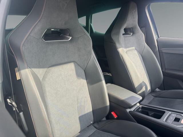 Cupra Formentor 1.5 204pk TSI e-Hybrid Business Parkeersensor voor en achter | 360 area view camera | Sfeerverlichting