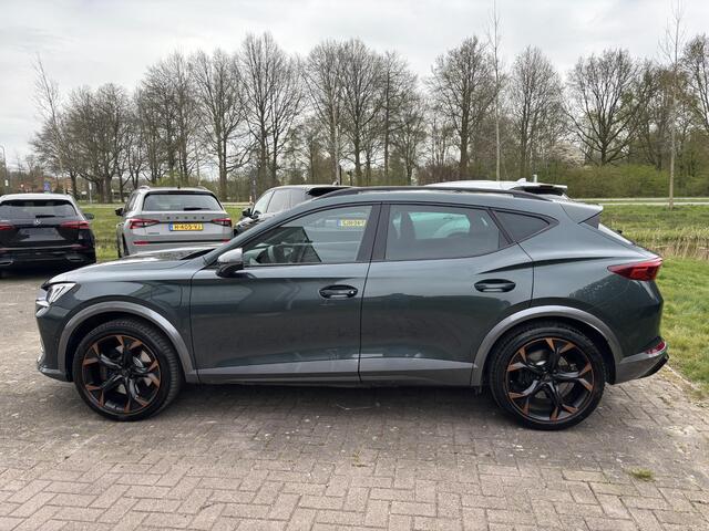 Cupra Formentor 1.4 e-Hybrid VZ Copper Edition 245pk | PHEV | Plug-in Hybride | Stoelverwarming | Camera | Adaptieve cruisecontrol (ACC) | Elektrisch verstelbare stoelen met geheugen