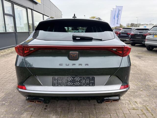 Cupra Formentor 1.4 e-Hybrid VZ Copper Edition 245pk | PHEV | Plug-in Hybride | Stoelverwarming | Camera | Adaptieve cruisecontrol (ACC) | Elektrisch verstelbare stoelen met geheugen