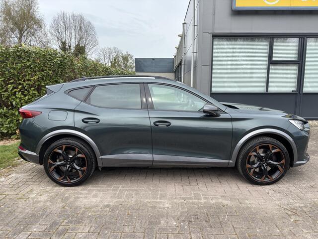 Cupra Formentor 1.4 e-Hybrid VZ Copper Edition 245pk | PHEV | Plug-in Hybride | Stoelverwarming | Camera | Adaptieve cruisecontrol (ACC) | Elektrisch verstelbare stoelen met geheugen