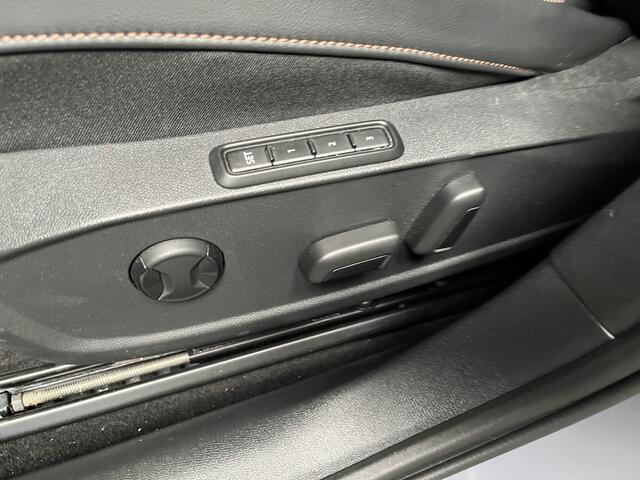 Cupra Formentor 1.4 e-Hybrid Black Edition / AUTOMAAT/ 245 PK/ PANO/ BEATS/ MEMORY SEAT/ STUUR+STOELVERWARM./ PARK.SENSOR.V+A/ 360 CAMERA/ KEYLESS/ ACC/ FULL LINK/ DODEHOEK/ ELEK.ACHTERKLEP NAVI/ DAB/ CLIMA/ LED/ 19'' LMV