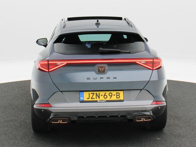 Cupra Formentor 1.4 e-Hybrid 204 Pk | Stoel/Stuur Verwarming | Panoramadak | Full LED | Adaptive Cruise | Navigatie | CarPlay | 19 Inch | 42.420 Km !!