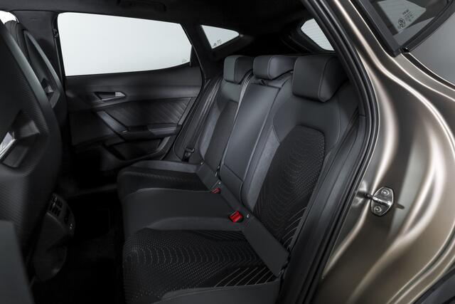 Cupra Formentor 1.5 TSI e-Hybrid 272 PK VZ Extreme | Bronze Matt | S/K-Panodak | Sennheiser | Elek. stoelen | Matrix LED | Adapt. Cruise | Stoel-+stuurverw. | Camera | NAV+App. Connect | Elek. Klep | LM 19" |