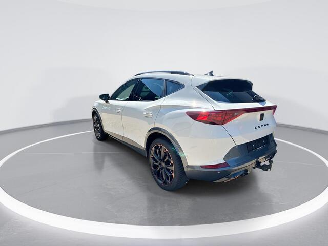 Cupra Formentor 1.4 TSI e-Hybrid 245pk DSG VZ Performance Limited · SOH 96,9% · Panoramadak · Camera · Beats Audio · Inklap. Trekhaak · Elek. Stoel + Geheugen · Stuur- & Stoelverwarming ·