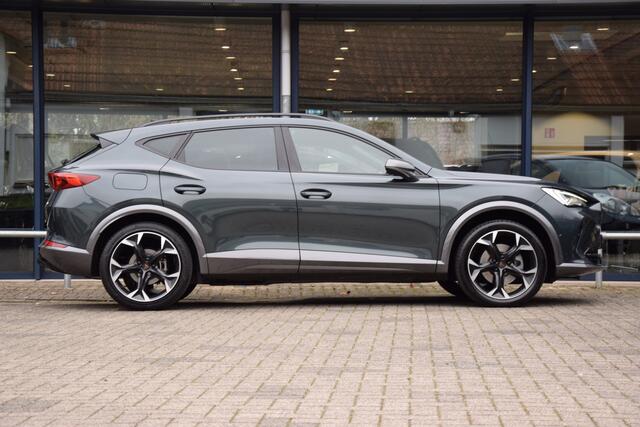 Cupra Formentor 1.4 e-Hybrid 180kW Performance DSG Automaat PHEV | GEEN IMPORT | BOVAG Garantie | Trekhaak (1500kg) | Plug in Hybride | Panoramadak | Camera | Stoelverwarming | Full LED | Virtual Cockpit | 19'' Velgen | AppleCarplay/AndroidAuto |