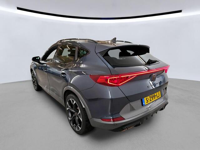 Cupra Formentor 1.4 e-Hybrid VZ Performance / AUTOMAAT/ 245 PK/ TREKHAAK/ PANODAK/ NAVI/ CRUISE/ DIGITAL DASH/ CLIMATE/ STOELVERWARMING/ PARK. SENSOREN + CAMERA