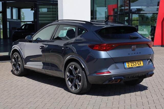 Cupra Formentor 1.4 e-Hybrid VZ Performance wegklapbare trekhaak, achteruitrijcamera, DCC, winterpakket stoelverwarming, park assist, precrash, schaal stoelen half leder, 19" LMV, Exclusive, side assist, acc, adaptieve cruise control, adaptief onderstel, keyless entry +