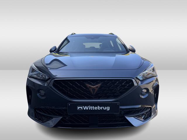 Cupra Formentor 1.4 e-Hybrid 245 pk Performance DSG Automaat Panoramadak / 19"LM velgen / App-connect / Navigatie / Stuurverwarming /