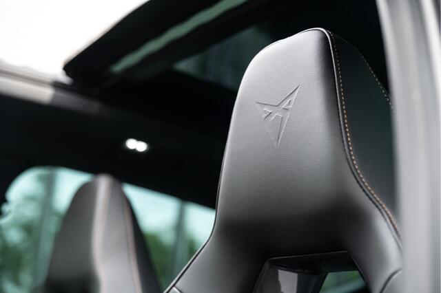 Cupra Formentor 1.4 e-Hybrid VZ Copper Ed. | Trekhaak | Pano | DCC | ACC | 19" | Sfeerverlichting