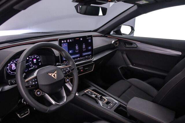 Cupra Formentor Business 1.5 TSI eHybrid 204pk DSG Automaat Trekhaak, Panoramadak, Adaptive cruise control, Achteruitrijcamera, Elektrische achterklep