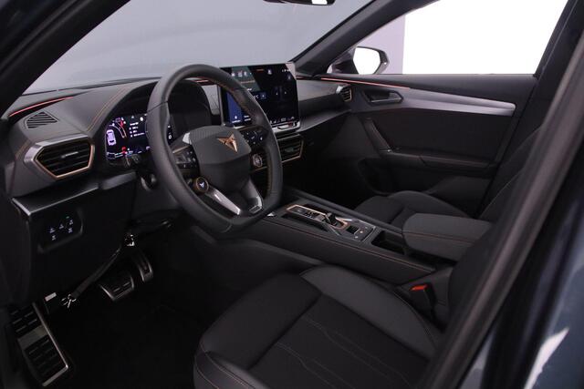 Cupra Formentor Business 1.5 TSI eHybrid 204pk DSG Automaat Trekhaak, Panoramadak, Adaptive cruise control, LED matrix koplampen, Stoelverwarming, Achteruitrijcamera
