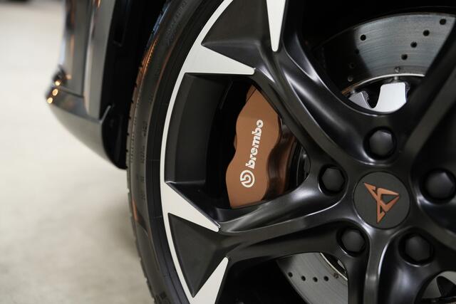Cupra Formentor 2.0 TSI VZ 4DRIVE 310PK * Brembo - Pano - 360° Cam - Leder - Trekhaak - Beats - Keyless - Blind Spot *