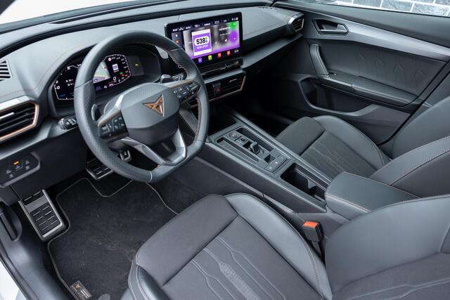 Cupra Formentor 1.4 e-Hybrid VZ Performance | Plug-in Hybrid (PHEV) | 360 Graden Camera | Kuipstoelen | Keyless Entry | Elektrische Achterklep | Navigatie | Apple Carplay | Android Auto | Stoelverwarming | Cruise Control Adaptief | Lichtmetalen Velgen 19 inch