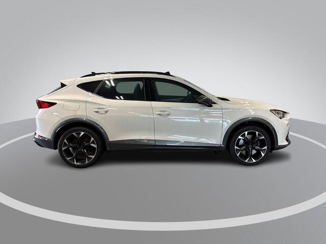 Cupra Formentor 1.4 TSI e-Hybrid 245pk DSG VZ Performance Limited · Panoramadak · Camera · Stuur- & Stoelverwarming · Keyless · Dodehoeksensor · 19"Velgen ·